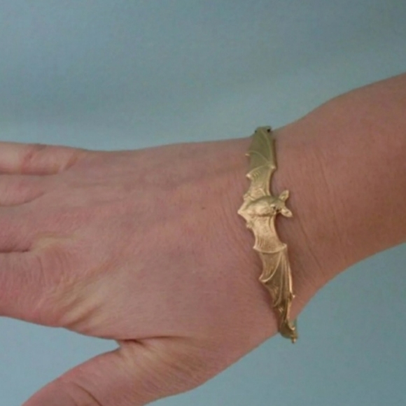 Dainty Silver Bat Bangle Bracelet - Picture 7 of 7